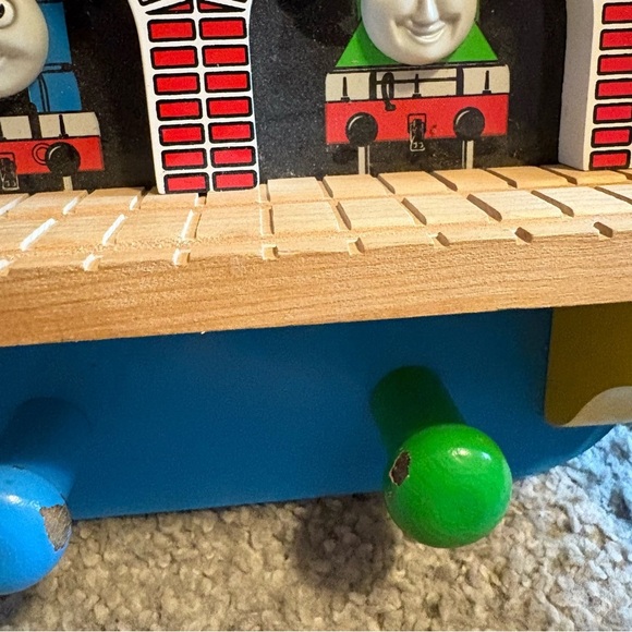 Thomas & Friends Wall Decor Towel Coat Hanger 3-Hook Train Display Shelf 2001 - Picture 2 of 6